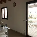 Bilocale Con Terrazza