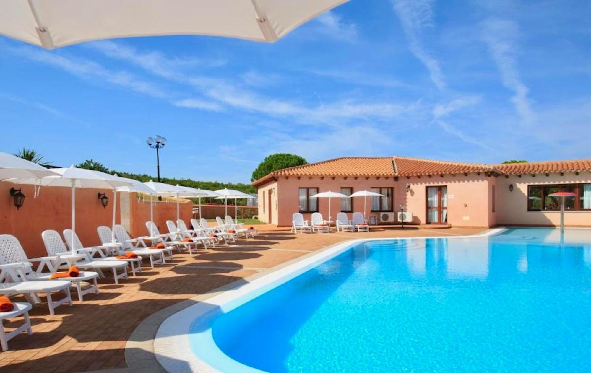 Isa-residence With Swimming-pool In Vignola Mare, With Air Conditioning And Private Outdoor Area * Vignola Mare