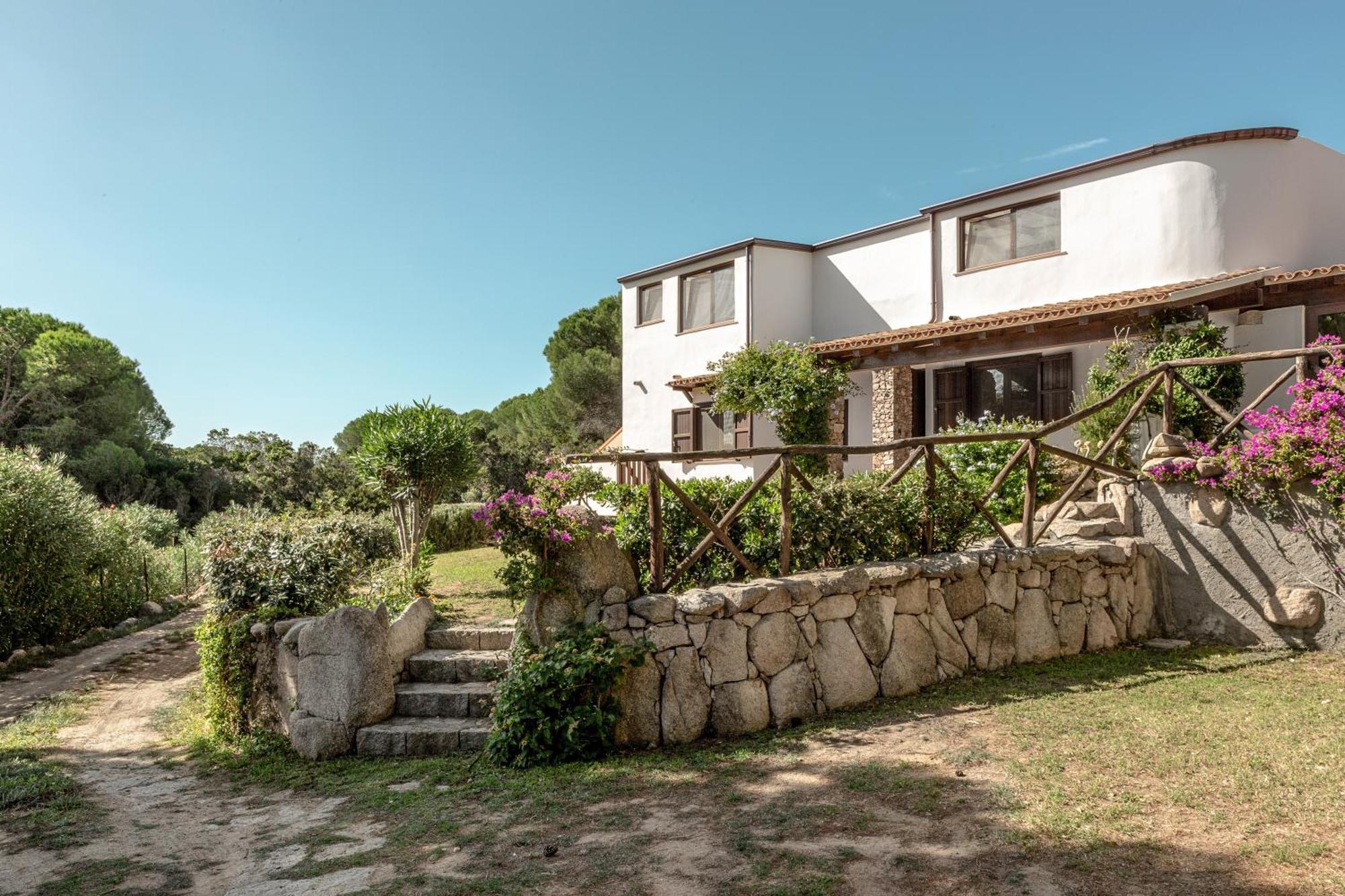 Exclusive 100m From The Sea & Private Garden Apartment *