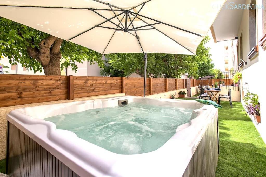 Apartamento Hiddengarden With Garden And Jacuzzi In The Center Of The Of *